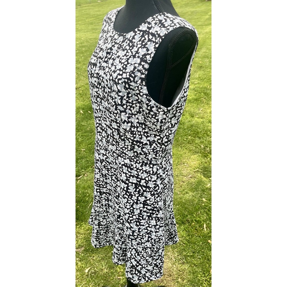 Banana Republic Dress Womens 12‎ Black White Fit Flare Sleeveless V Back Mini - Picture 3 of 11